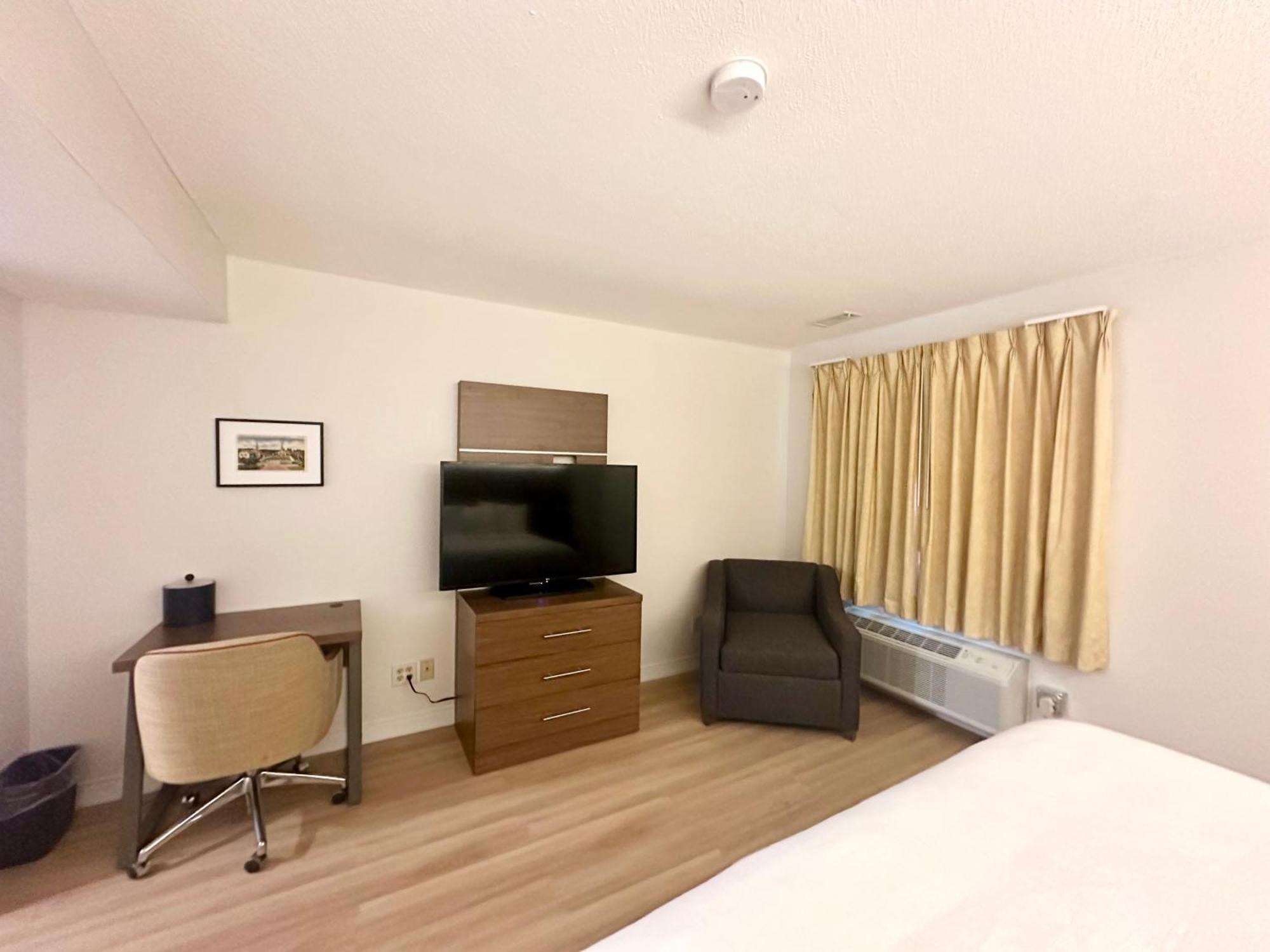 Baldwin Inn And Suites เวสต์สปริงฟิลด์ ภายนอก รูปภาพ